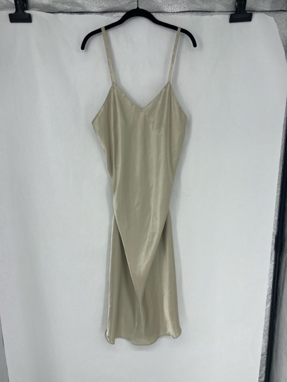 Natori vintage Slip Dress with V-Neck and Spaghetti Straps - Cream